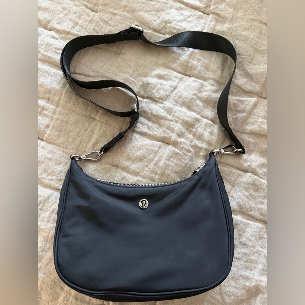 Lululemon Shoulder Bag, black